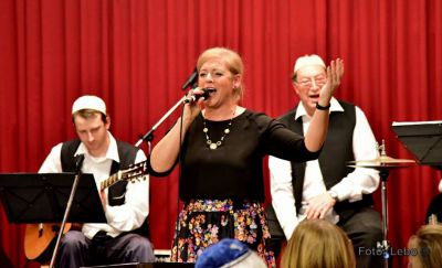 Ismét a Klezmerésszel hanukázott az újpesti közösség Ismét a Klezmerésszel hanukázott az újpesti közösség