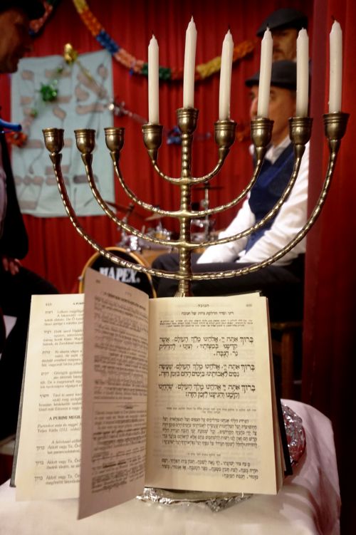 Négy zsinagógában is ünnepséggel köszöntötték a Hanukát Négy zsinagógában is ünnepséggel köszöntötték a Hanukát