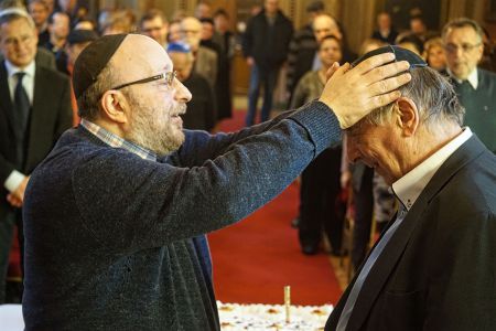 Hetvenedik születésnapján köszöntötték a BZSH és a Mazsihisz ügyvezető igazgatóját Hetvenedik születésnapján köszöntötték a BZSH és a Mazsihisz ügyvezető igazgatóját
