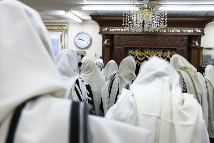 Ma este hangzik fel az egyik legszebb imánk, a Kol Nidré Ma este hangzik fel az egyik legszebb imánk, a Kol Nidré