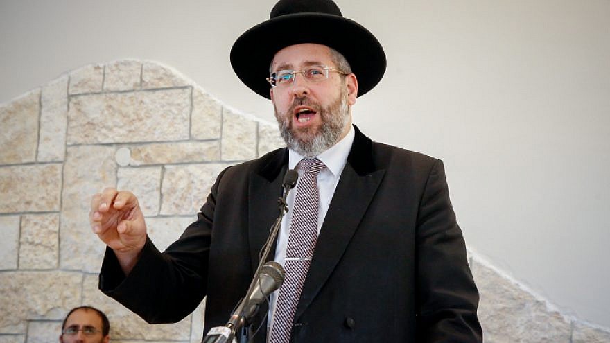 Az askenáz főrabbi szerdai böjtölésre buzdít Ros Chodeskor a koronavírus miatt Az askenáz főrabbi szerdai böjtölésre buzdít Ros Chodeskor a koronavírus miatt