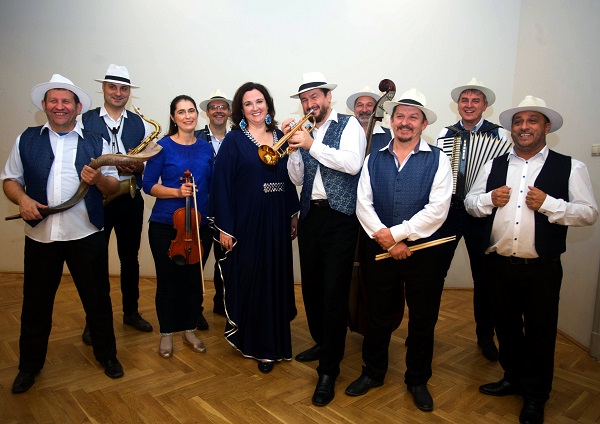 Online tartja ma este újévi koncertjét a Sabbathsong Klezmer Band Online tartja ma este újévi koncertjét a Sabbathsong Klezmer Band