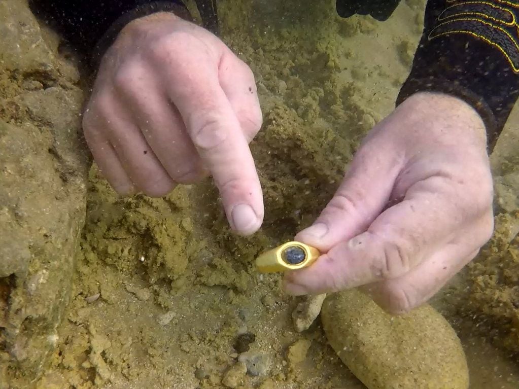 Kincsekkel teli hajóroncsokat találtak a tenger mélyén